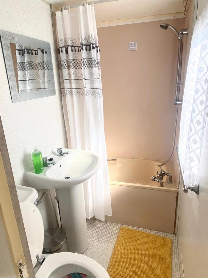 Tessas Caravan Breaks Chapel Saint Leonards Exterior photo